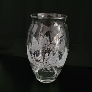 Vintage 1998 Luminarc Avon President Club Christmas Vase Through the Woods EUC